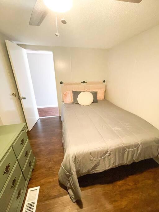 Centrally Located 3 Bedroom ウェスト・モンロー エクステリア 写真